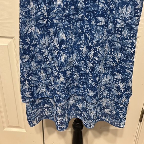 NorthStyle Plus Flyaway Top - Picture 8 of 12